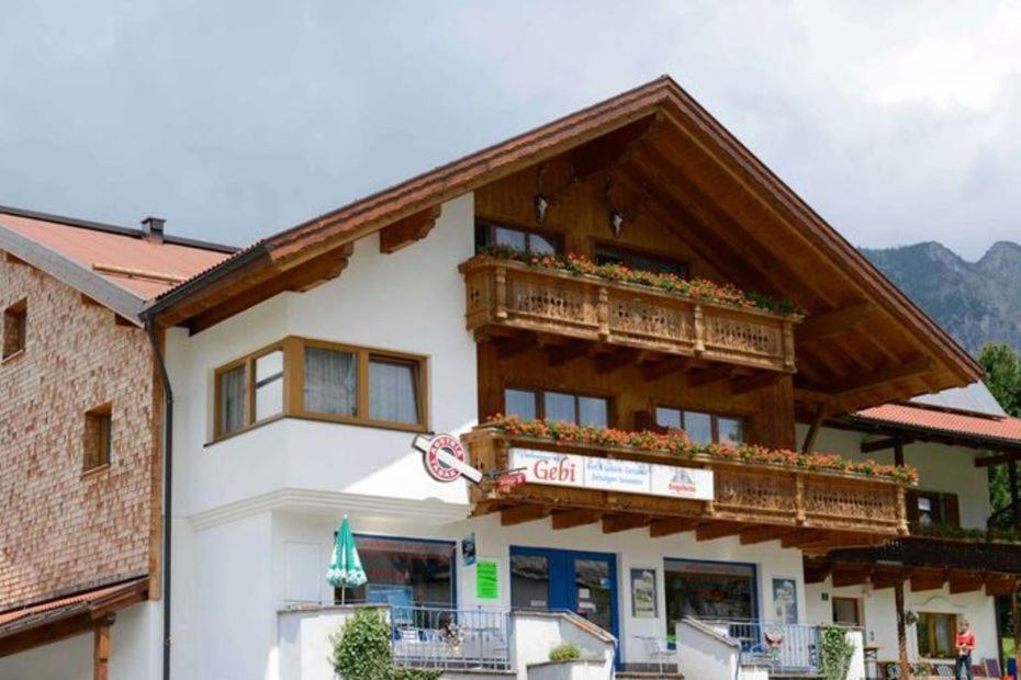 Gaestehaus Familie Gebhard Schaedle Grän Eksteriør billede